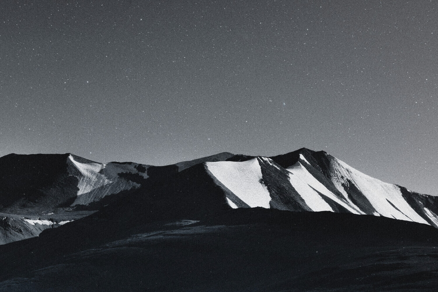 starry sky mountains